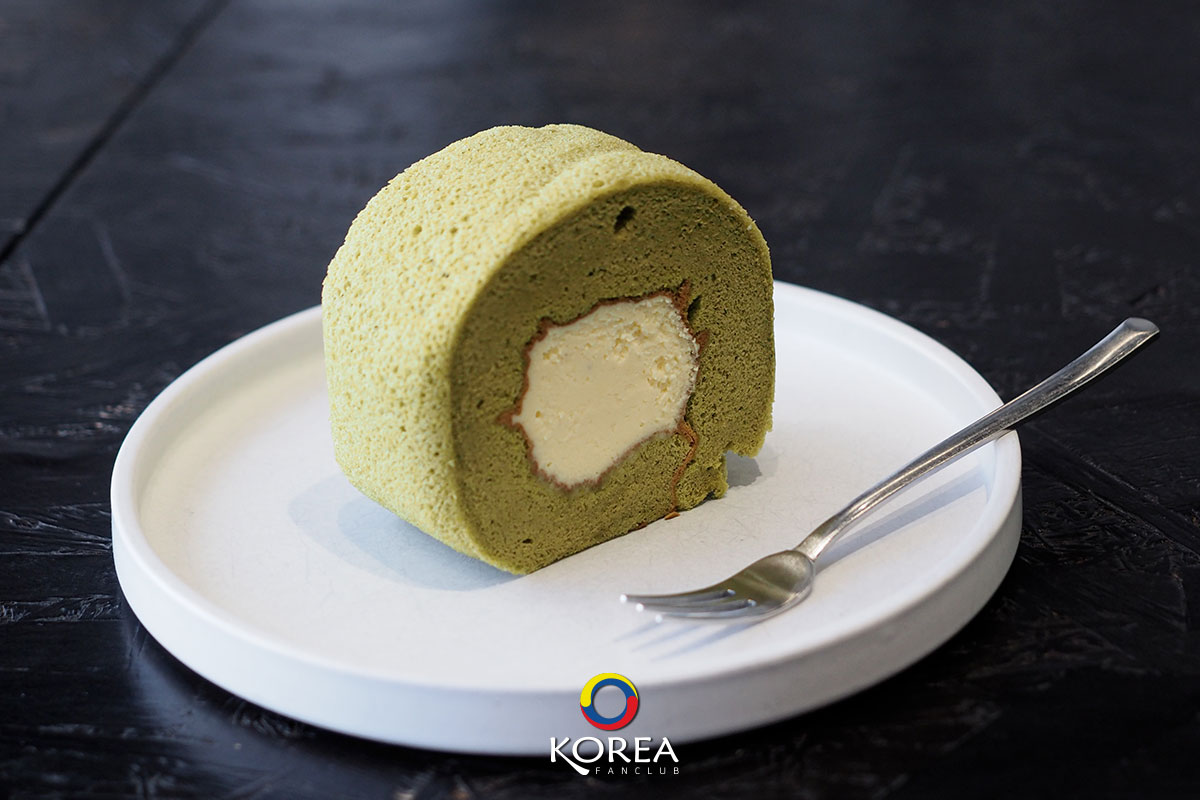 Green Tea Roll Cake